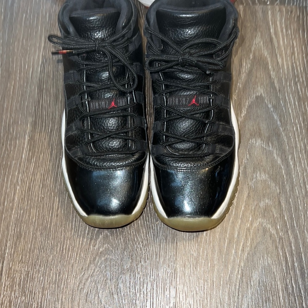 Jordan 11’s “72–10” 🖤